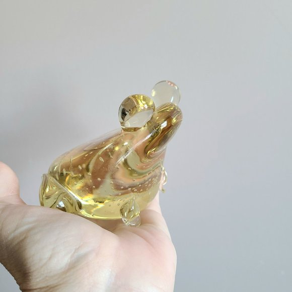 Art glass with bubbles frog/toad figurine paper weight. - Picture 2 of 5